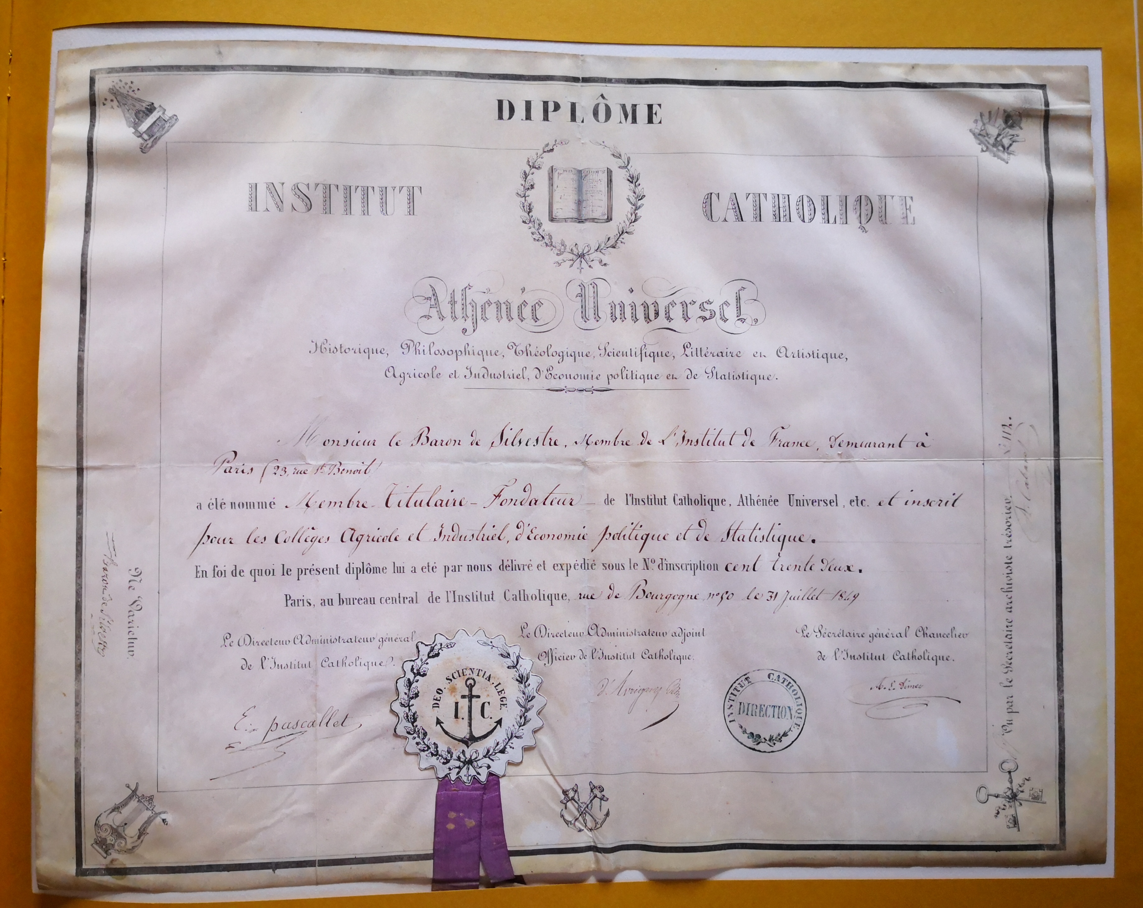  Diplôme de membre fondateur de l'Institut Catholique,  Athénée Universel  décerné à Augustin-François de Silvestre - Document 1