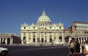 5.1 Veuë de la place et de l'Eglise de St Piere et du Palais du Pape appellé le Vatican.L : 0 H : 0 
 Vue actuelle du site de la gravure : 5.1